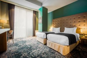 19_Hotel-45g_kostav-srt_Green-Room-min